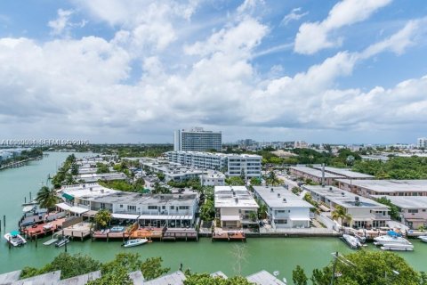 Condominio en venta en Miami Beach, Florida, 1 dormitorio, 80.36 m2 № 2030392 - foto 3