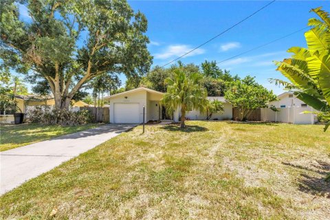 Villa ou maison à Saint Petersburg, Floride 3 chambres, 120.22 m2 № 2157354