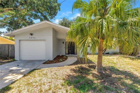 Villa ou maison à louer à Saint Petersburg, Floride: 3 chambres, 120.22 m2 № 2157354 - photo 2