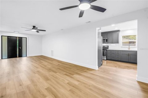 Villa ou maison à louer à Saint Petersburg, Floride: 3 chambres, 120.22 m2 № 2157354 - photo 3