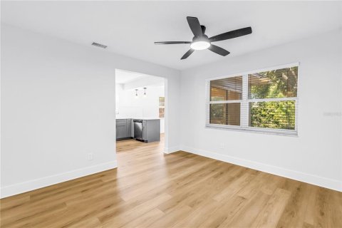 Villa ou maison à louer à Saint Petersburg, Floride: 3 chambres, 120.22 m2 № 2157354 - photo 4