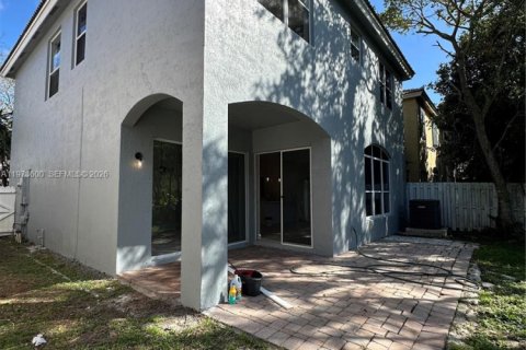 Купить виллу или дом в Холливуд, Флорида 3 спальни, 200.85м2, № 2034124 - фото 2