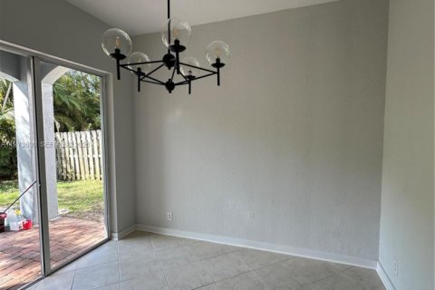 Купить виллу или дом в Холливуд, Флорида 3 спальни, 200.85м2, № 2034124 - фото 7