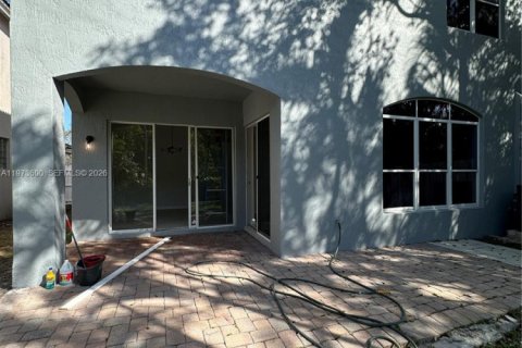 Купить виллу или дом в Холливуд, Флорида 3 спальни, 200.85м2, № 2034124 - фото 1