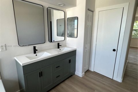 Купить виллу или дом в Холливуд, Флорида 3 спальни, 200.85м2, № 2034124 - фото 24