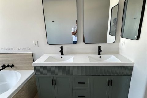 Купить виллу или дом в Холливуд, Флорида 3 спальни, 200.85м2, № 2034124 - фото 23