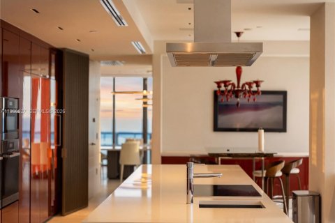 Купить кондоминиум в Санни-Айлс-Бич, Флорида 4 спальни, 463.77м2, № 2040913 - фото 11