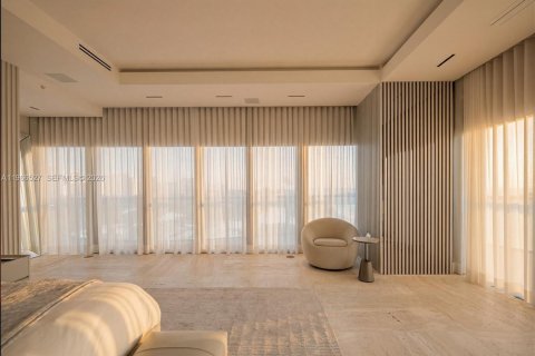 Купить кондоминиум в Санни-Айлс-Бич, Флорида 4 спальни, 463.77м2, № 2040913 - фото 18