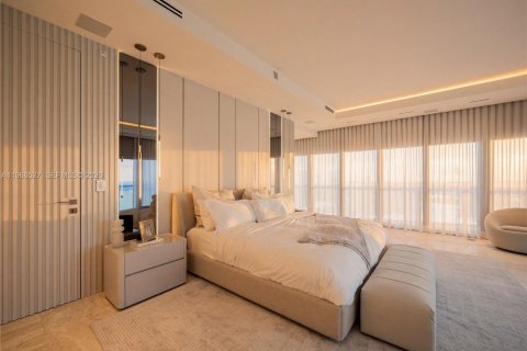 Купить кондоминиум в Санни-Айлс-Бич, Флорида 4 спальни, 463.77м2, № 2040913 - фото 15