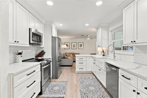 Casa en venta en Clearwater, Florida, 3 dormitorios, 164.81 m2 № 2386201 - foto 16