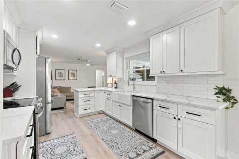 Casa en venta en Clearwater, Florida, 3 dormitorios, 164.81 m2 № 2386201 - foto 15
