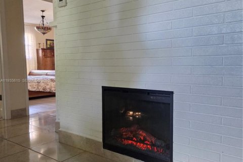 Casa en alquiler en Hallandale Beach, Florida, 2 dormitorios, 166.48 m2 № 1993757 - foto 30