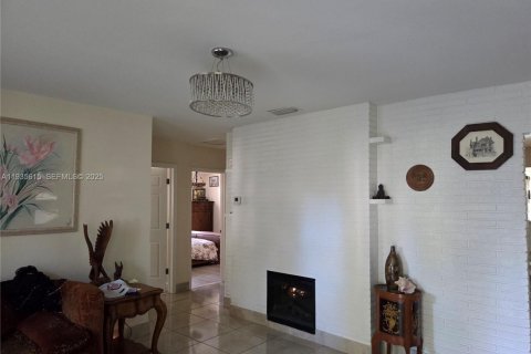 Casa en alquiler en Hallandale Beach, Florida, 2 dormitorios, 166.48 m2 № 1993757 - foto 28