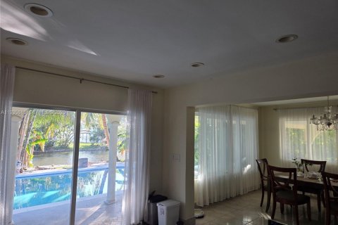 Casa en alquiler en Hallandale Beach, Florida, 2 dormitorios, 166.48 m2 № 1993757 - foto 14