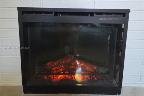 Casa en alquiler en Hallandale Beach, Florida, 2 dormitorios, 166.48 m2 № 1993757 - foto 25