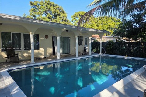 Casa en alquiler en Hallandale Beach, Florida, 2 dormitorios, 166.48 m2 № 1993757 - foto 7