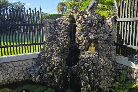 Casa en alquiler en Hallandale Beach, Florida, 2 dormitorios, 166.48 m2 № 1993757 - foto 4