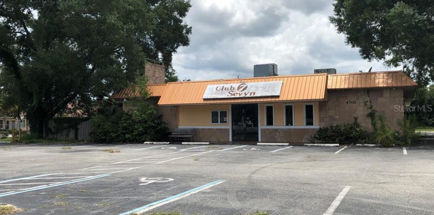 Immobilier commercial à Bunnell, Floride 729.19 m2 № 1820760