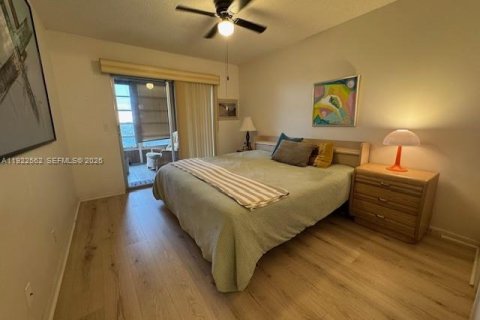 Condominio en venta en Deerfield Beach, Florida, 2 dormitorios, 92.9 m2 № 1977457 - foto 17