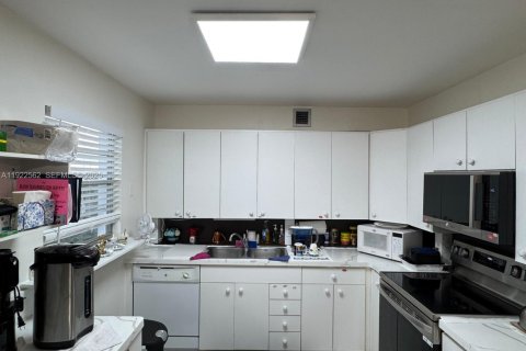 Copropriété à vendre à Deerfield Beach, Floride: 2 chambres, 92.9 m2 № 1977457 - photo 5