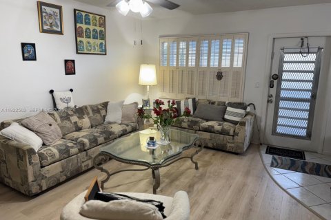Copropriété à vendre à Deerfield Beach, Floride: 2 chambres, 92.9 m2 № 1977457 - photo 2