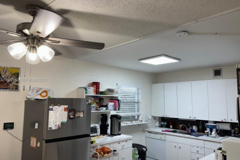 Copropriété à vendre à Deerfield Beach, Floride: 2 chambres, 92.9 m2 № 1977457 - photo 9