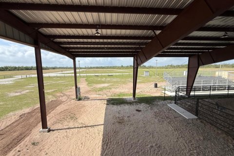 Propiedad comercial en venta en Okeechobee, Florida № 2146283 - foto 6