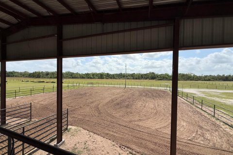 Propiedad comercial en venta en Okeechobee, Florida № 2146283 - foto 15