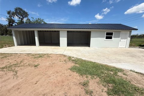 House in Frostproof, Florida 3 bedrooms, 127.46 sq.m. № 1918692 - photo 5