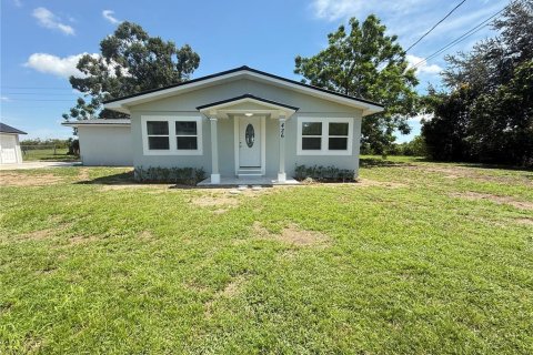 House in Frostproof, Florida 3 bedrooms, 127.46 sq.m. № 1918692 - photo 4
