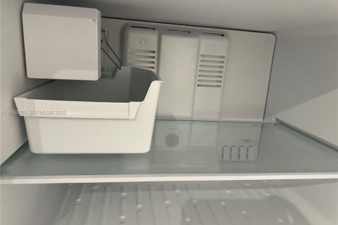 Condominio en alquiler en Sunny Isles Beach, Florida, 2 dormitorios, 103.68 m2 № 2009923 - foto 10