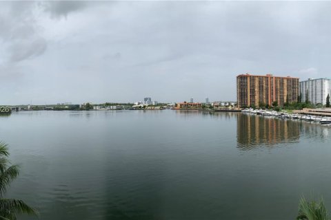 Condominio en alquiler en Sunny Isles Beach, Florida, 2 dormitorios, 103.68 m2 № 2009923 - foto 16