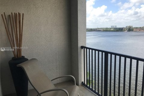 Condominio en alquiler en Sunny Isles Beach, Florida, 2 dormitorios, 103.68 m2 № 2009923 - foto 13