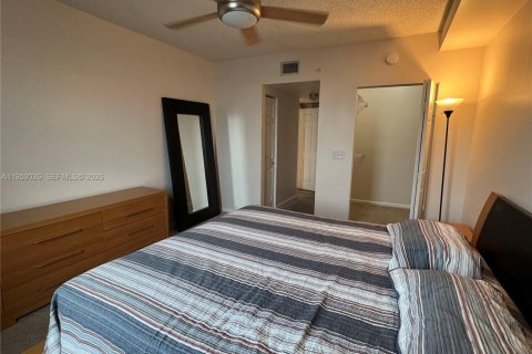 Condominio en alquiler en Sunny Isles Beach, Florida, 2 dormitorios, 103.68 m2 № 2009923 - foto 20