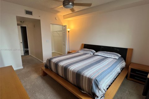 Condominio en alquiler en Sunny Isles Beach, Florida, 2 dormitorios, 103.68 m2 № 2009923 - foto 19