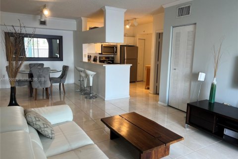 Condominio en alquiler en Sunny Isles Beach, Florida, 2 dormitorios, 103.68 m2 № 2009923 - foto 3