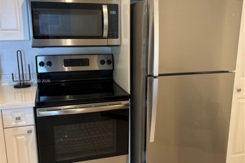 Condominio en alquiler en Sunny Isles Beach, Florida, 2 dormitorios, 103.68 m2 № 2009923 - foto 7