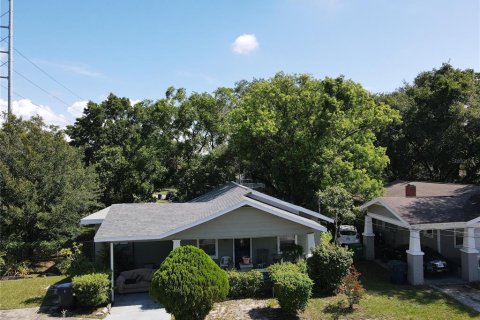 House in Tampa, Florida 4 bedrooms, 160.72 sq.m. № 2119389 - photo 9