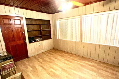 House in Tampa, Florida 4 bedrooms, 160.72 sq.m. № 2119389 - photo 28