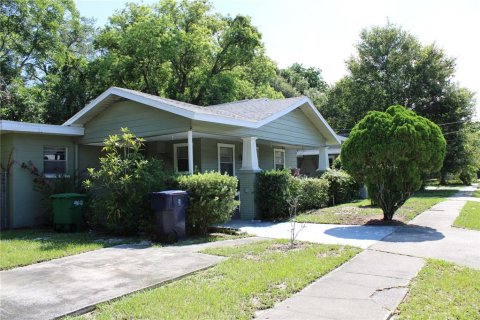 House in Tampa, Florida 4 bedrooms, 160.72 sq.m. № 2119389 - photo 3