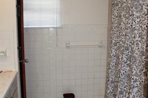 House in Tampa, Florida 4 bedrooms, 160.72 sq.m. № 2119389 - photo 6