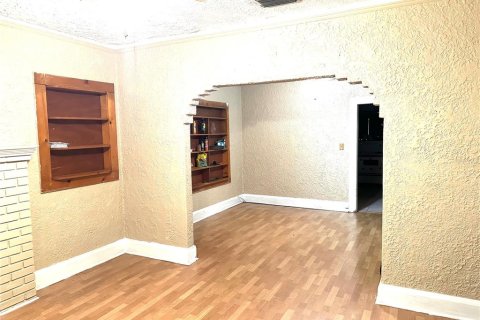 House in Tampa, Florida 4 bedrooms, 160.72 sq.m. № 2119389 - photo 26