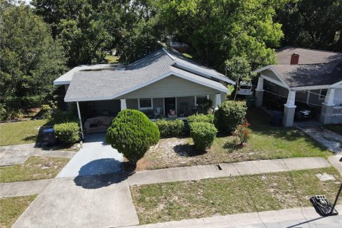 House in Tampa, Florida 4 bedrooms, 160.72 sq.m. № 2119389 - photo 10