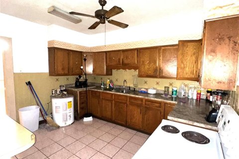 House in Tampa, Florida 4 bedrooms, 160.72 sq.m. № 2119389 - photo 20