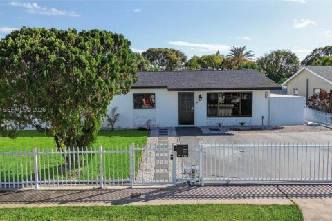Villa ou maison à West Palm Beach, Floride 3 chambres, 112.88 m2 № 2079057