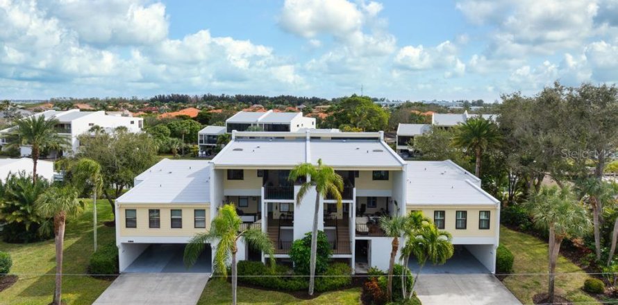 Condominio en Cortez, Florida, 2 dormitorios № 973455
