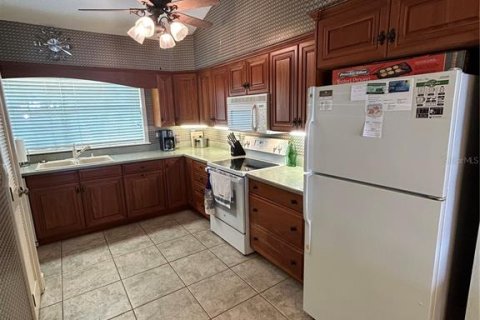 Condominio en venta en Summerfield, Florida, 2 dormitorios, 102.1 m2 № 2135497 - foto 3