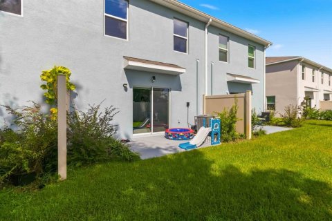 Townhouse in Tampa, Florida 3 bedrooms, 138.24 sq.m. № 2353246 - photo 9