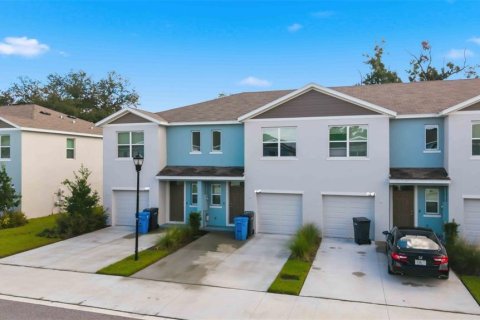 Townhouse in Tampa, Florida 3 bedrooms, 138.24 sq.m. № 2353246 - photo 14