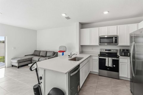 Townhouse in Tampa, Florida 3 bedrooms, 138.24 sq.m. № 2353246 - photo 18